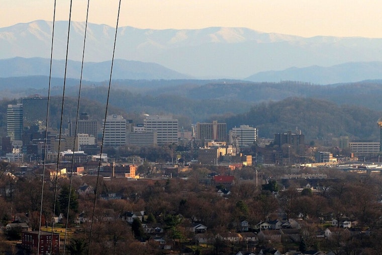 Knoxville Braces for a Week of Showers and Thunderstorms, NWS Predicts Up to 90% Chance of Rain