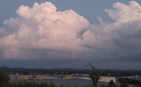 Knoxville Braces for Showers and Thunderstorms with Raised Temperatures, NWS Advises Caution