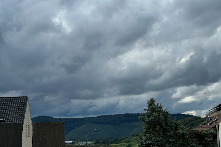 Knoxville Braces for Sweltering Heat and Potential Severe Storms, NWS Cautions on Damaging Winds and Flash Flood Risks