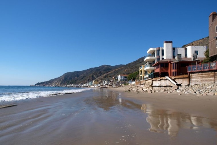 LA County Health Department Issues Warnings for High Bacterial Levels at Santa Monica Pier and Other Popular Beaches
