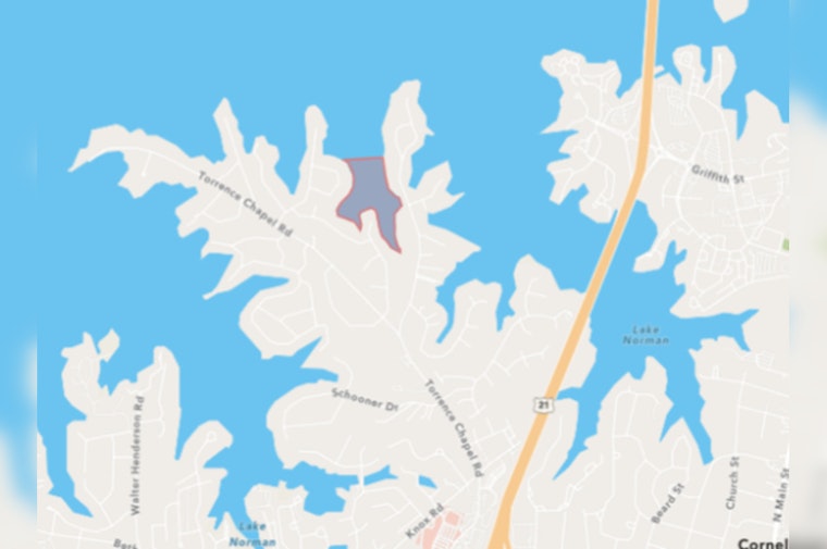 Lake Norman Warned of Toxic Algae Bloom as Charlotte Residents Urged to Avoid Affected Waters