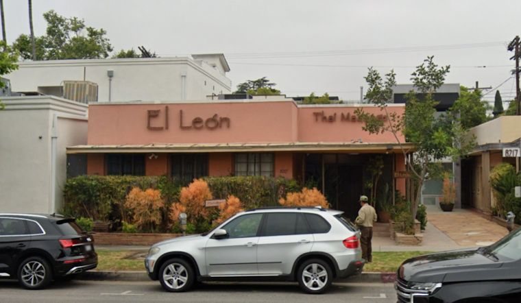 Los Angeles Firefighters Extinguish Beverly Grove Spa Blaze in 20 Minutes, One Evaluated for Minor Burns