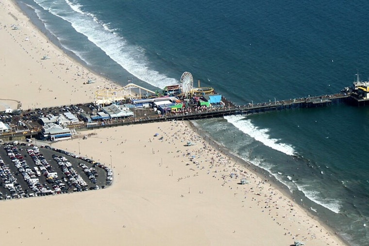 Los Angeles Public Health Urges Avoidance of Santa Monica Pier Waters Due to Elevated Bacterial Levels