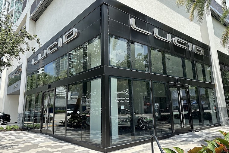 Lucid Motors Ignites Electric Vehicle Innovation with New Phoenix Hub, Expanding Production and Job Opportunities