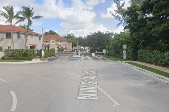 Man Dies After Range Rover Involved in Shooting Crashes Into Miami Gardens Home, Two Injured