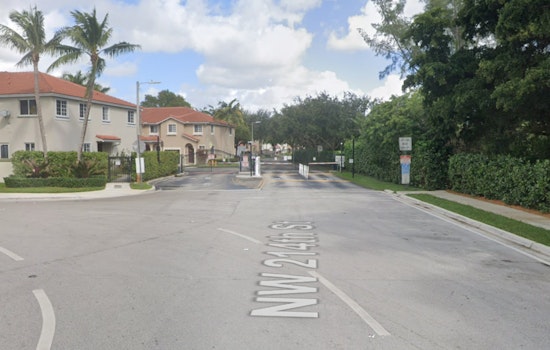 Man Dies After Range Rover Involved in Shooting Crashes Into Miami Gardens Home, Two Injured