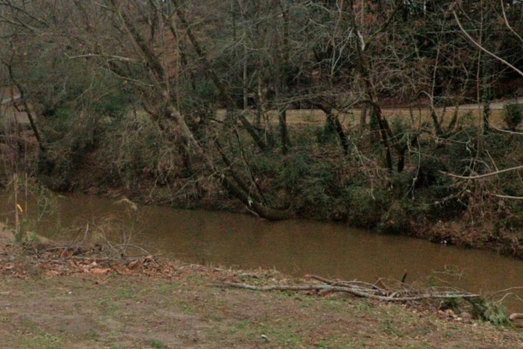 Man Found Dead in Buckhead Creek as Atlanta Police Investigate Unexplained Death and Transit Delays Near Howell Mill Road