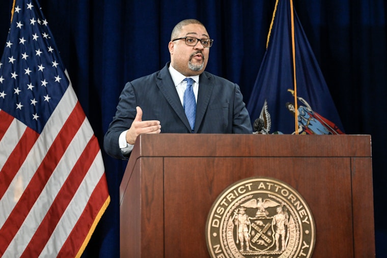 Manhattan DA Secures Over $36K in Restitution for Workers in Wage Theft Case Against Contractor