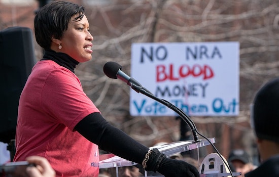 Mayor Bowser Unveils Enhanced Public Safety Communications Center in Washington, D.C.'s Ward 1