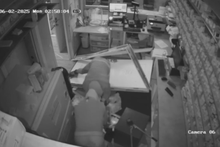 Metropolitan Police Seek Information on Suspects in Southeast Burglary; $1,000 Reward Offered for Tips Leading to Arrest