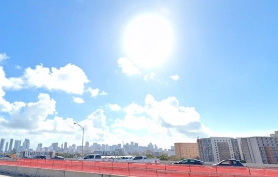 Miami Forecast Shows Sunny Weekend with Sporadic Showers and Mild Evenings Ahead