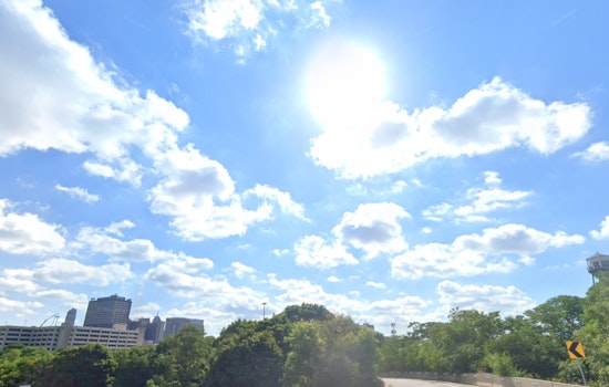 Mild Weather and Potential Showers in Detroit's Week Ahead, Says National Weather Service
