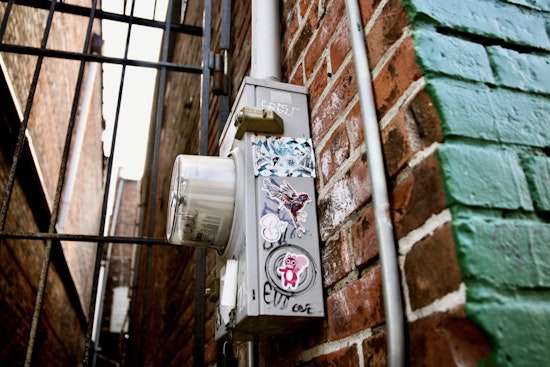 New York City Faces Rising Energy Insecurity Amid Heat Waves and Potential Federal Aid Cuts