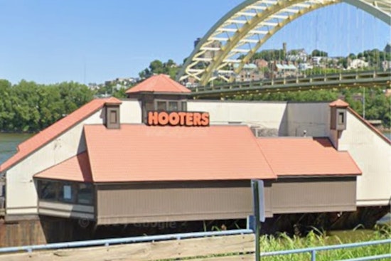 Newport's Iconic Hooters Restaurant Abruptly Closes as Company Shifts to Franchise Model Amid Bankruptcy