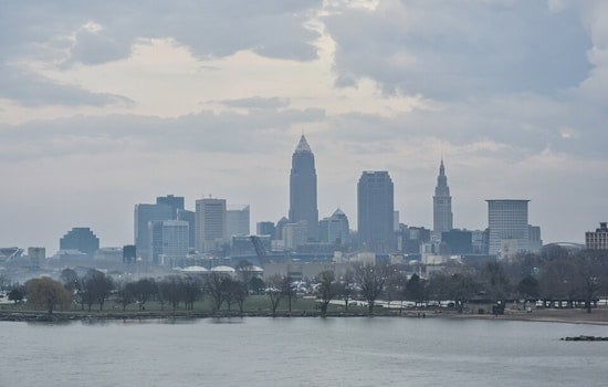Northeast Ohio Faces Scattered Showers and Thunderstorms, NWS Advises Caution for Weekend Weather