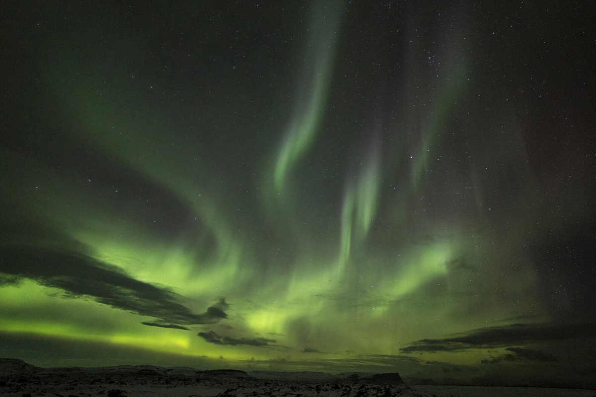 Northern Lights Poised to Dazzle from D.C. to Colorado Amid G4 Solar Storm, Potential Disruptions Warned