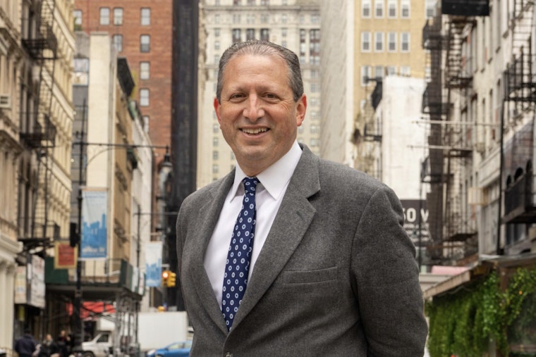 NYC Comptroller Brad Lander Returns to Immigration Court Following Arrest as Mayoral Primary Heats Up