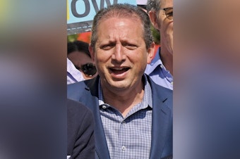 NYC Mayoral Candidate Brad Lander Detained by ICE During Dramatic Court Scene in Manhattan