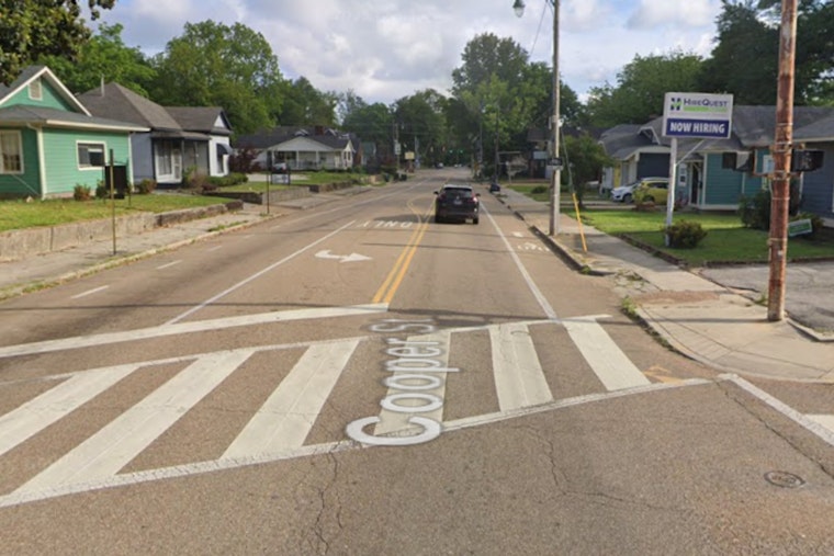 One Injured as Car Plows into Celtic Crossing in Memphis's Cooper-Young District