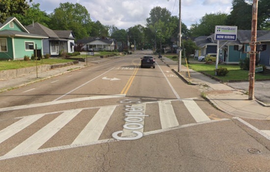 One Injured as Car Plows into Celtic Crossing in Memphis's Cooper-Young District