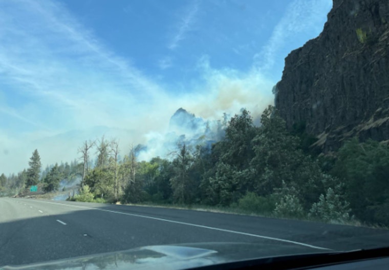 Oregon Governor Activates Emergency Measures as Rowena Fire Forces Evacuations and Closes I-84