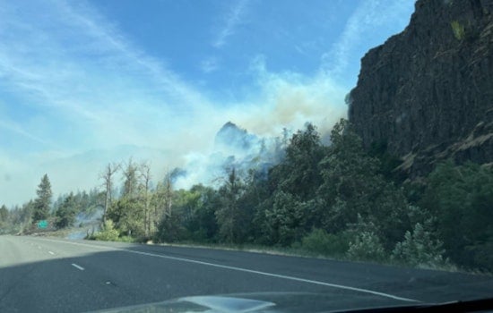 Oregon Governor Activates Emergency Measures as Rowena Fire Forces Evacuations and Closes I-84