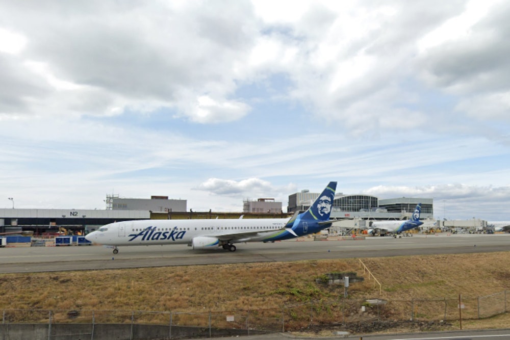 Passenger Arrested for Bomb Remark Causes Flight Disruptions at Seattle-Tacoma International Airport