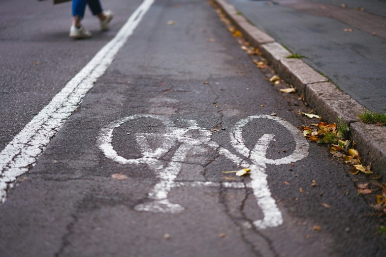 Philadelphia Launches Bike Lane Safety Upgrades on Spruce and Pine Streets to Enhance Cyclist Protection