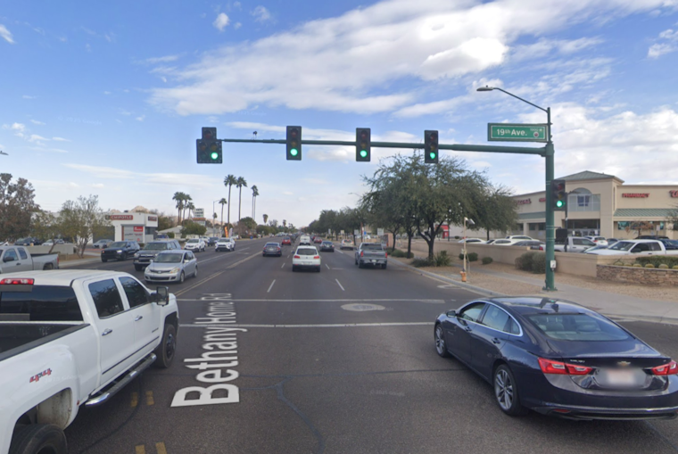 Phoenix Police Seek Public's Aid to Apprehend Armed Robbery Suspect Near 19th Ave and Bethany Home Road