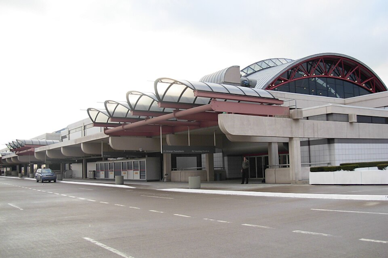 Pittsburgh TSA Agent Facing Theft Charges for Allegedly Stealing from Traveler at Airport