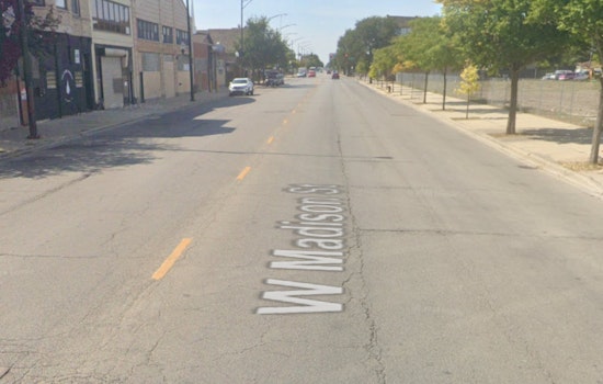 Rooftop Burglar on the Loose in Chicago's West Jackson Blvd District
