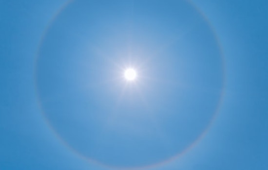 Seattle Basks in Sunny Skies with Comfortable Temperatures Ahead, NWS Forecasts Clear Views and Calm Weather for Puget Sound Region