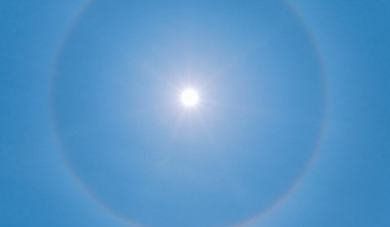Seattle Basks in Sunny Skies with Comfortable Temperatures Ahead, NWS Forecasts Clear Views and Calm Weather for Puget Sound Region