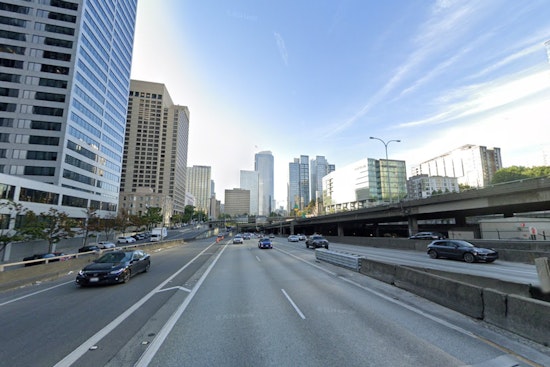 Seattle Braces for Mixed Bag of Sunshine and Showers, NWS Forecasts Upswing in Weekend Weather