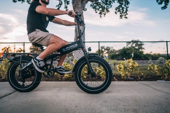 St. Johns County Halts Move for Stricter E-Bike Regulations, Prioritizes State Laws and Safety Education