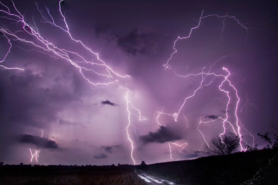 St. Louis on Alert for Severe Thunderstorms with Hail and Damaging Winds, NWS Advises Vigilance