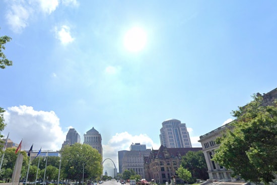St. Louis Prepares for Mixed Weather with Sunny Skies, Increasing Humidity, and Possible Thunderstorms in the Forecast
