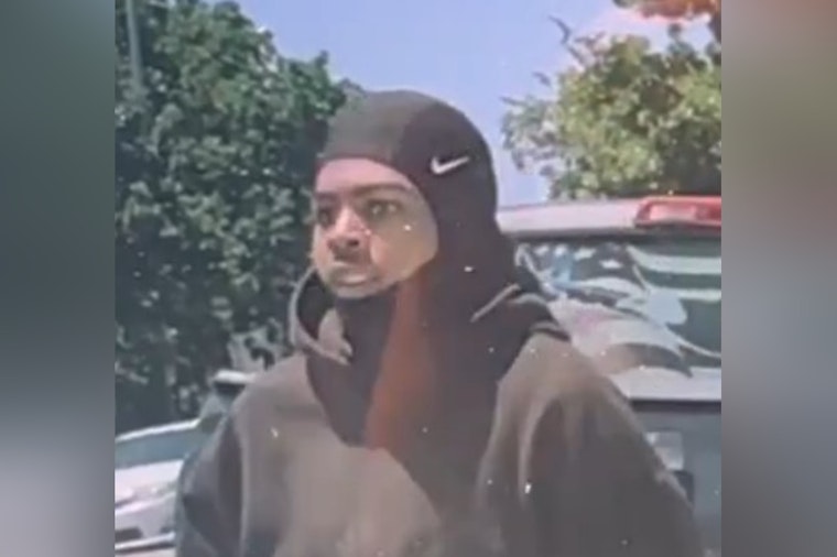 Stockton Police and Crime Stoppers Seek Public's Help to Identify Necklace Robbery Suspect
