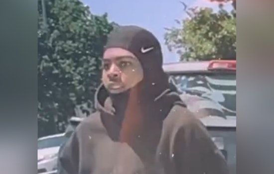 Stockton Police and Crime Stoppers Seek Public's Help to Identify Necklace Robbery Suspect