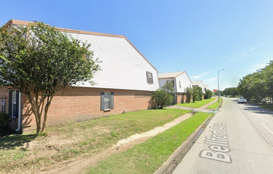 Suspected Grandson in Custody after Fatal Stabbing of Woman in Southeast Houston Apartment