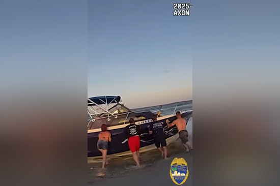 Swift Action by Jacksonville Sheriff's Office Rescues Stranded Boat at Hanna Park