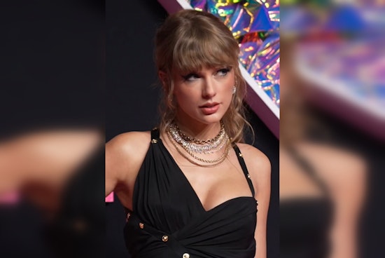 Taylor Swift Brightens Day for Kids at Joe DiMaggio Children's Hospital in Hollywood, Florida