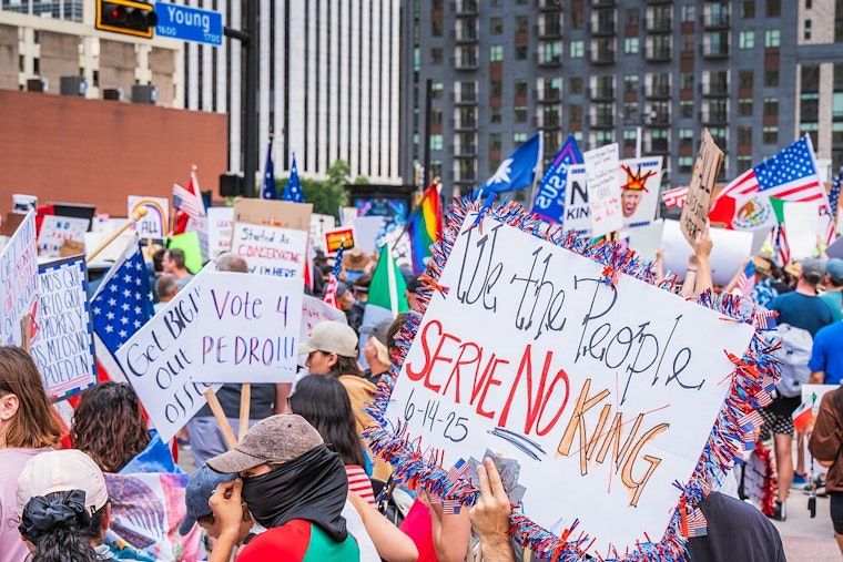 Thousands Join 'No Kings Day of Mobilizations' in Central Texas Amid Military Parade in DC