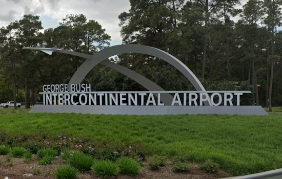 Thunderstorms Trigger Ground Stop at Houston's Bush Intercontinental Airport, Travelers Face Delays