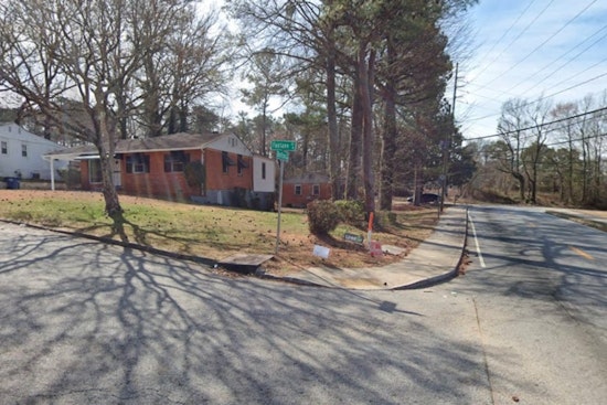 Traffic Alert as Lane Closes on Fairburn Road NW in Atlanta for Street Resurfacing Work Starting June 19