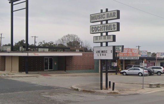 Two Men Dead After Altercation Leads to Shooting Outside San Antonio Bar as Police Search for Suspect