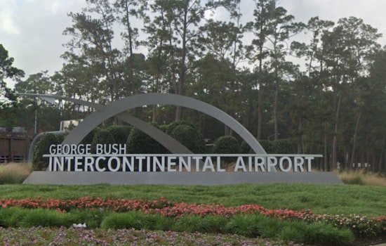 United Flight from Houston to Frankfurt Returns for Emergency Landing Due to Technical Issue