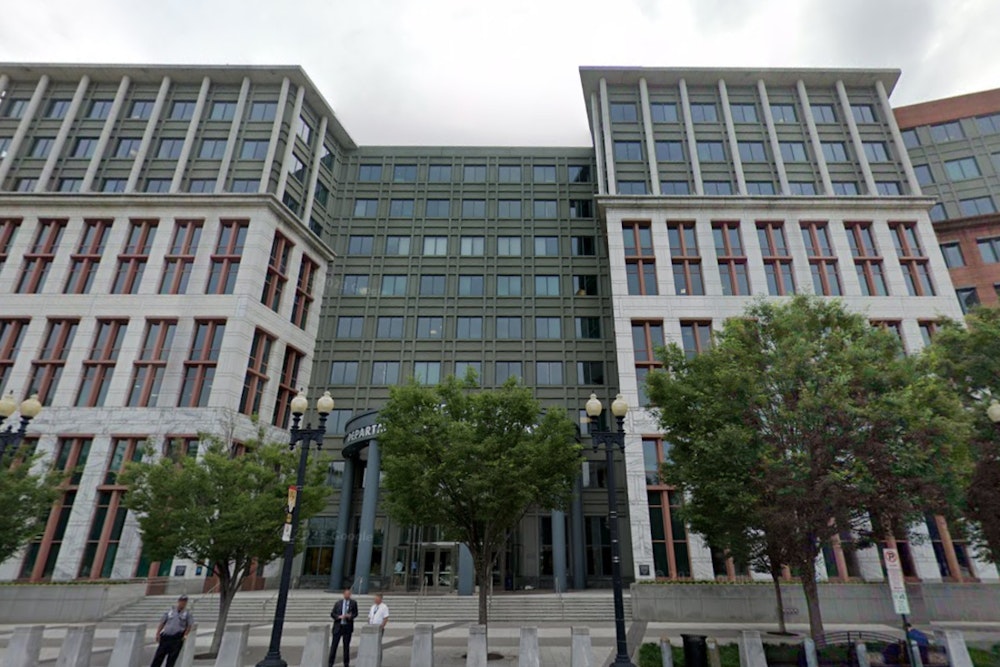 U.S. Transportation Secretary Criticizes Judge's Ruling on State vs. Federal Immigration Authority
