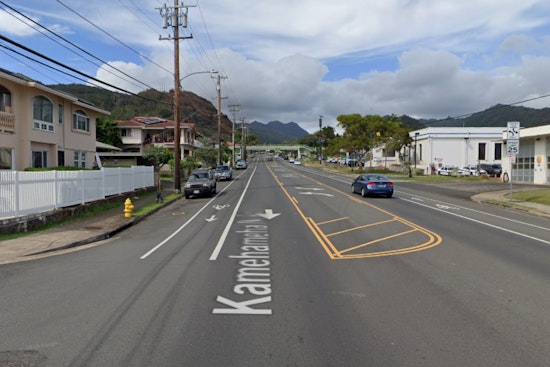 Woman in Serious Condition After Being Stabbed in Honolulu's Kalihi Area, Police Seek Suspect