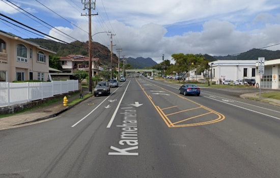 Woman in Serious Condition After Being Stabbed in Honolulu's Kalihi Area, Police Seek Suspect